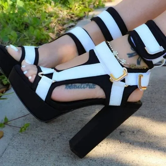 Chic Stiletto Heeled Sandals