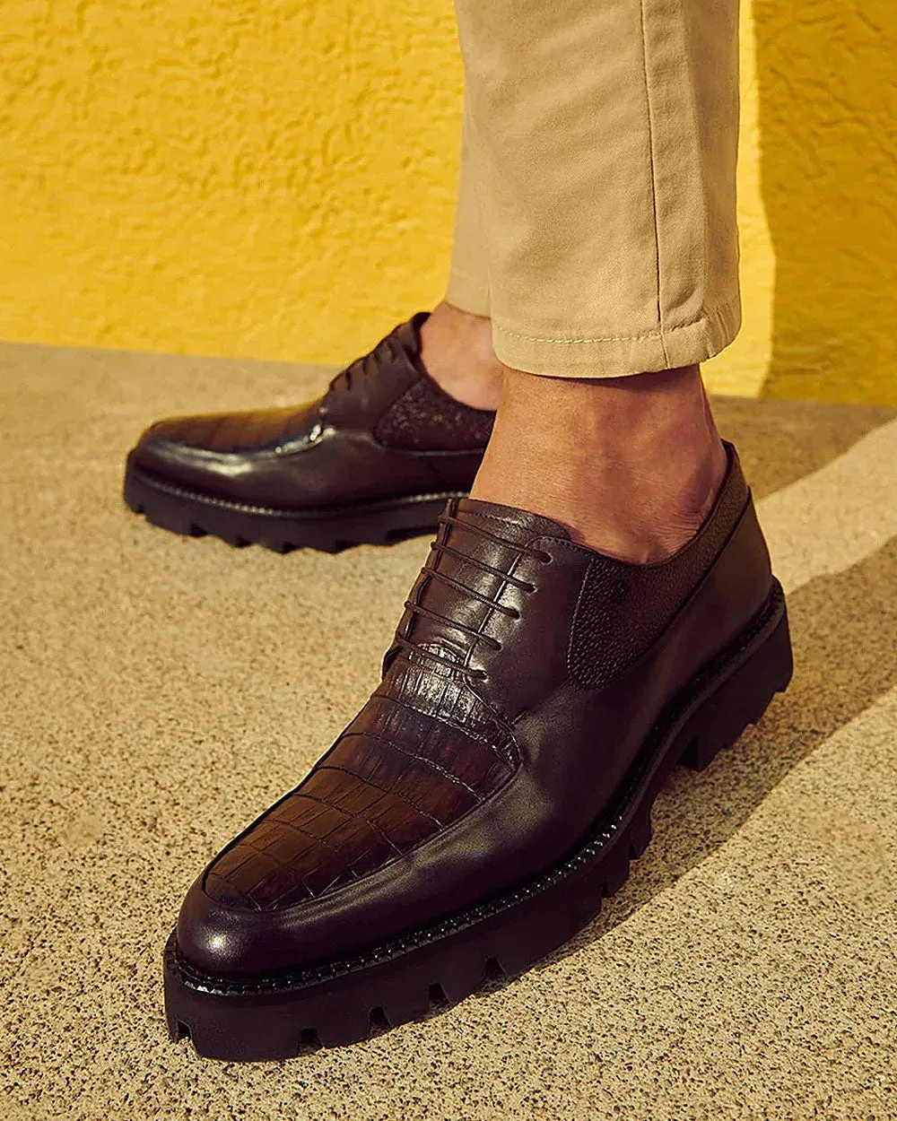 Formal brown exotic shoe