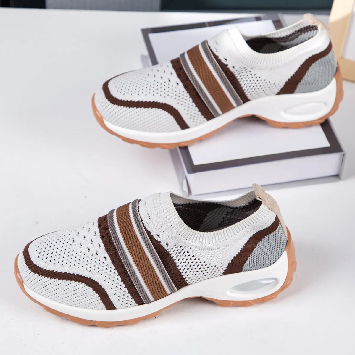 Women's Breathable Round Toe Sneakers